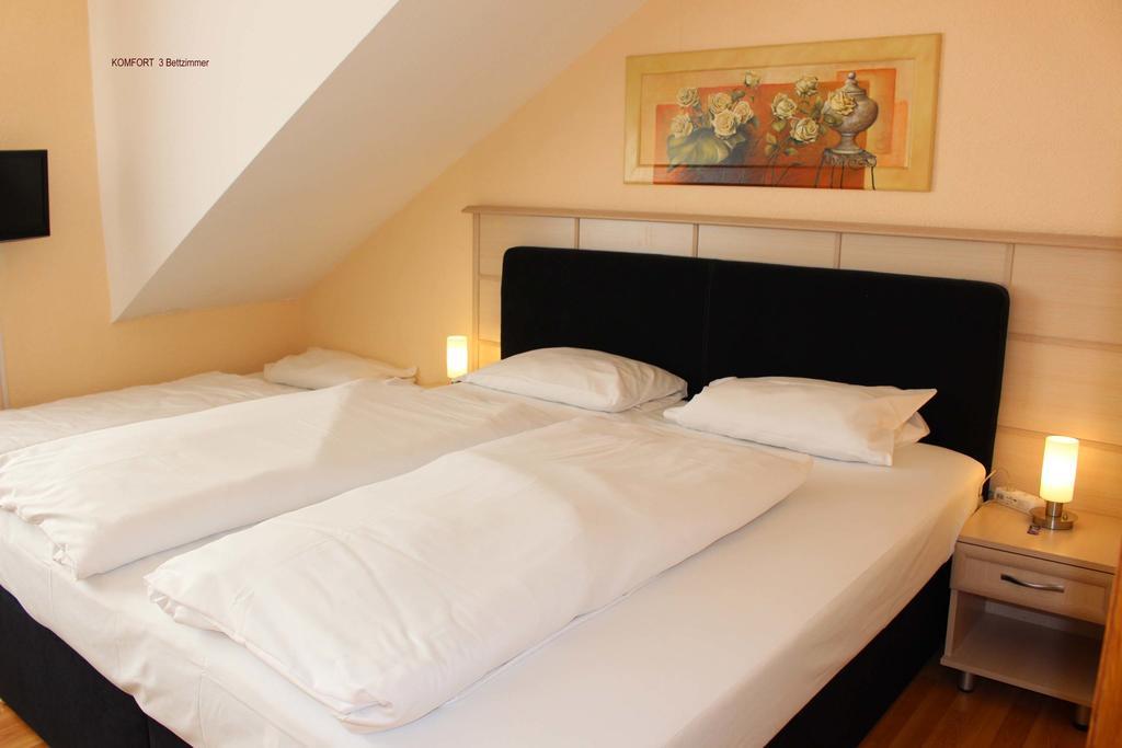 Legend Hotel Biebesheim am Rhein Ruang foto