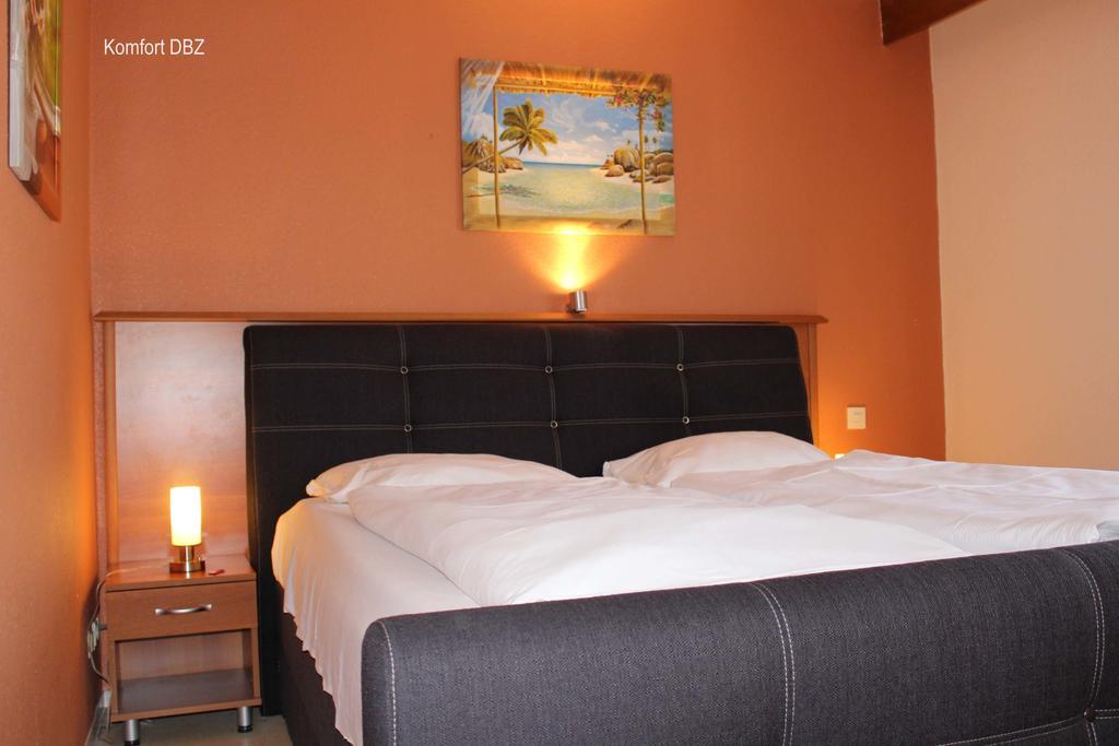 Legend Hotel Biebesheim am Rhein Ruang foto
