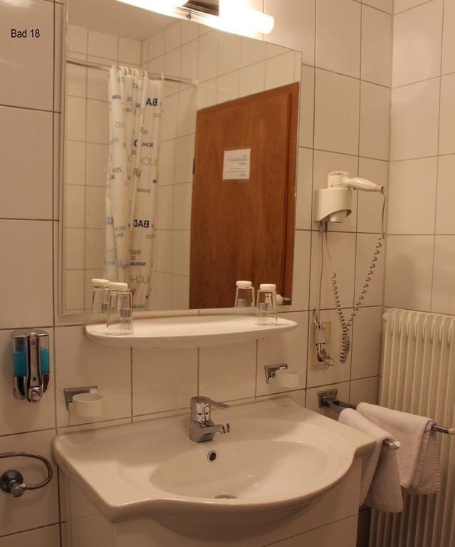 Legend Hotel Biebesheim am Rhein Ruang foto