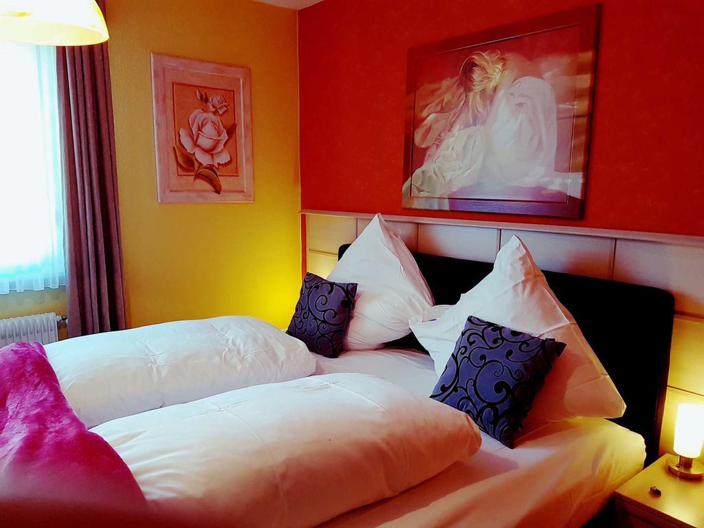 Legend Hotel Biebesheim am Rhein Bagian luar foto