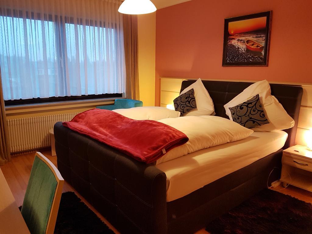 Legend Hotel Biebesheim am Rhein Bagian luar foto
