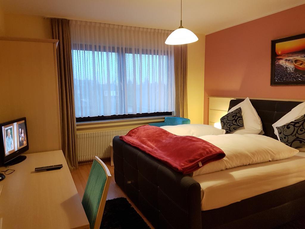 Legend Hotel Biebesheim am Rhein Bagian luar foto