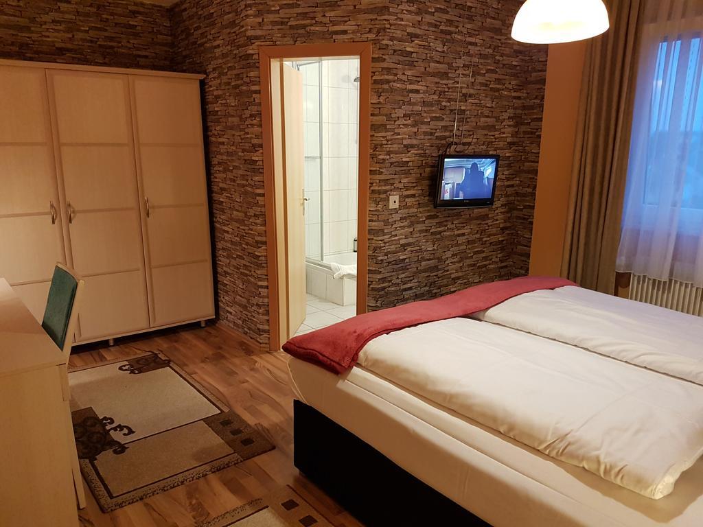 Legend Hotel Biebesheim am Rhein Bagian luar foto